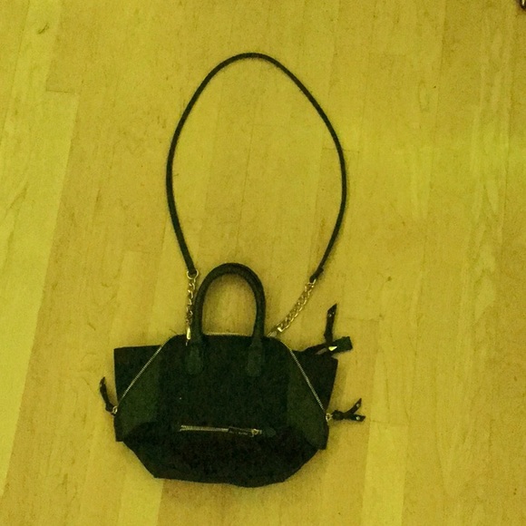 Olivia + Joy Handbags - Navy blue useful purse🌀